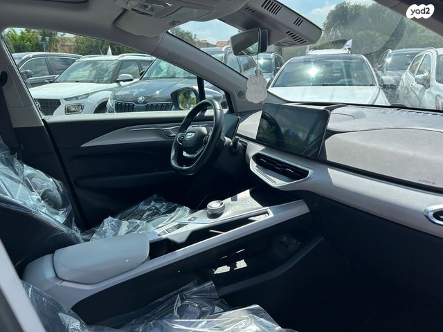 ג׳ילי Geometry C