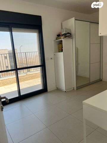 דו משפחתי, נחל חבר 1, נוקדים, נוקדים