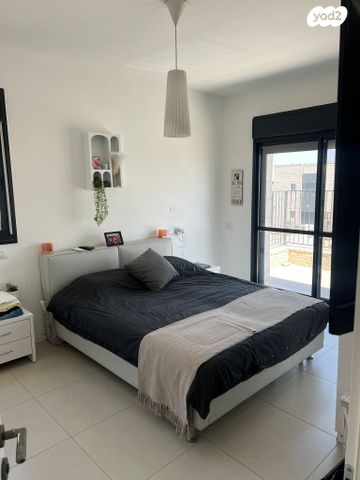 דו משפחתי, נחל חבר 1, נוקדים, נוקדים