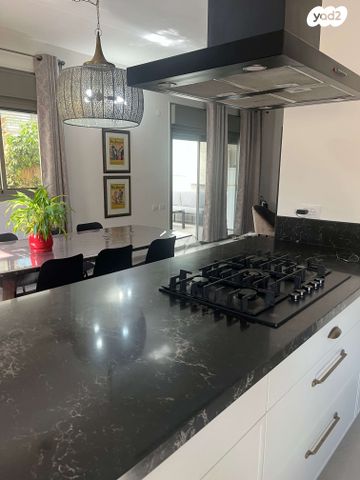 דירת גן, שדרות נשיאי ישראל 1, שער הגיא מערב, יקנעם עילית