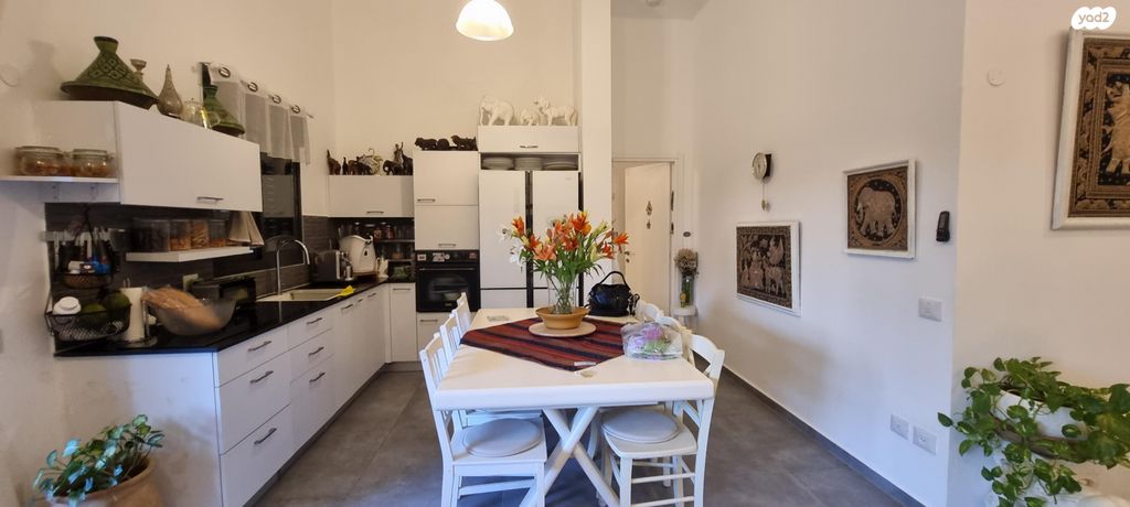 דירת גן, אור עקיבא