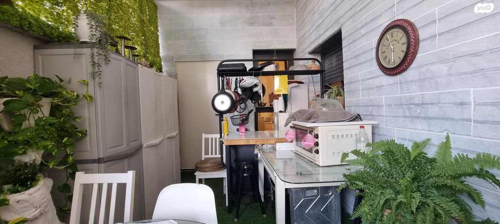 דירת גן, אור עקיבא