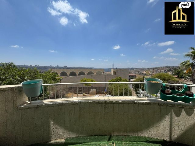 דירה, ישראל בן זאב, רמות, ירושלים