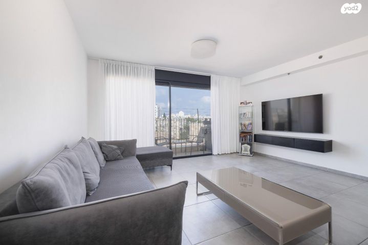 דירה, הגבול רוטשילד, בת ים