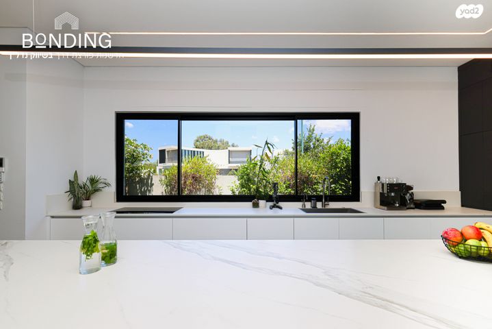 דו משפחתי, כינרת, קדימה צורן