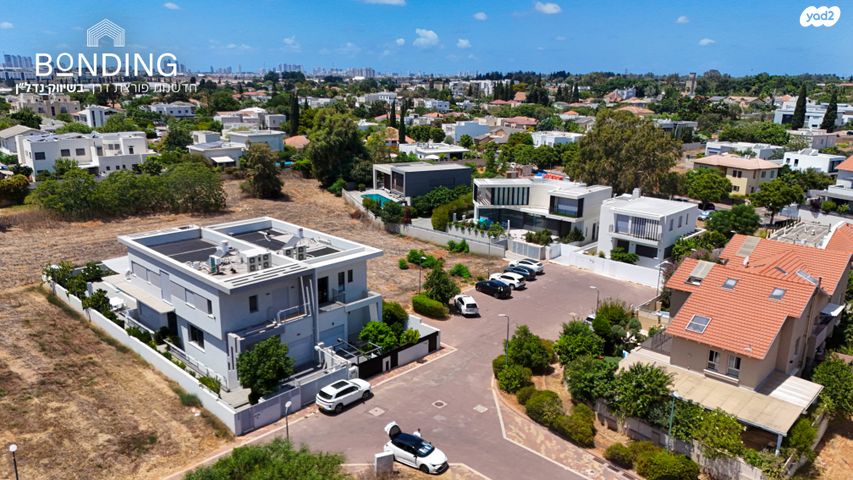 דו משפחתי, כינרת, קדימה צורן