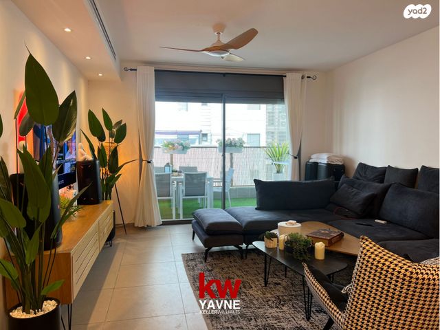 דירה, שדרות הרצל, נאות שמיר, יבנה