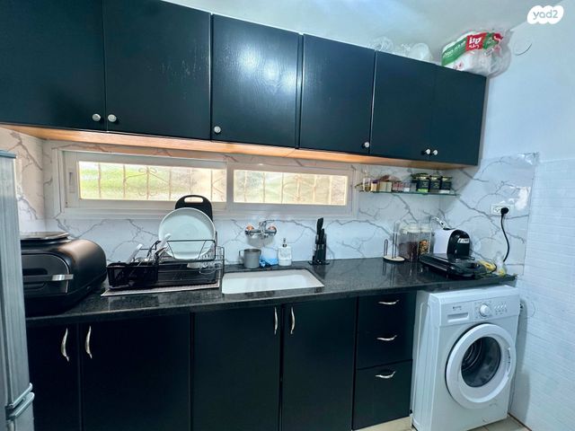 דירה, הרב ברזני סלומון, טירת כרמל