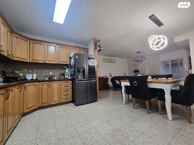 דירת גן, המושב, מרכז כרכור, פרדס חנה כרכור