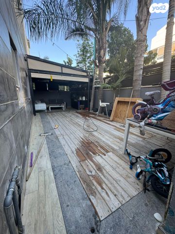 דירת גן, ישראל פולי פוליאקוב, קרית האמנים, מצליח, רמלה