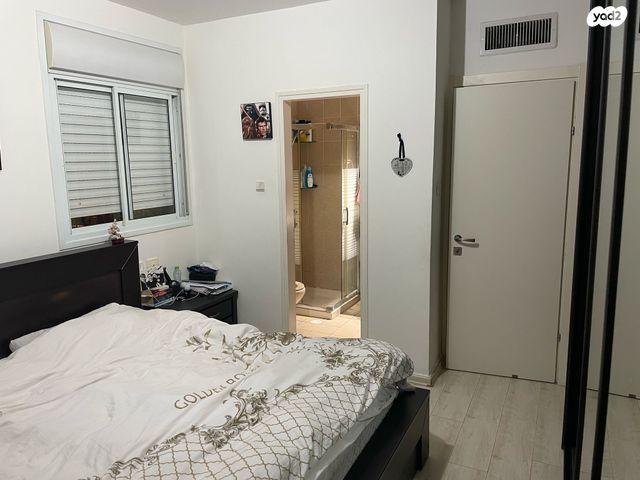 דירה, תנועות הנוער, נעורים, ראשון לציון