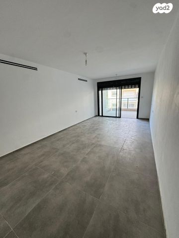 דירה, וייצמן, עיר, מרכז העיר, נהריה