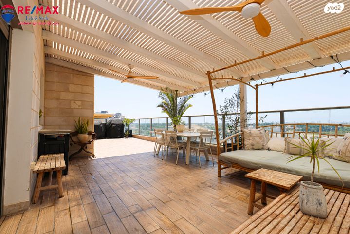 גג/ פנטהאוז, שושנה דמארי 11, יפה נוף, כפר יונה