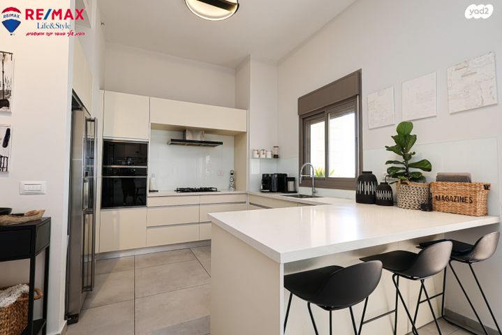 גג/ פנטהאוז, שושנה דמארי 11, יפה נוף, כפר יונה