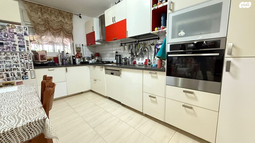 דו משפחתי, הצבעוני, הזיתים, מעלות תרשיחא