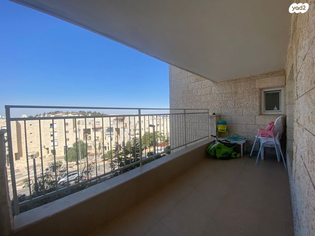 דירה, שדרות משה דיין, פסגת זאב, ירושלים