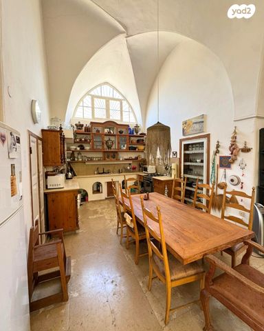 דירת גן, הדולפין, עג'מי, גבעת העליה, תל אביב יפו