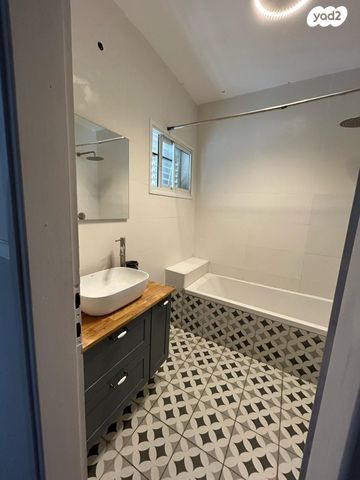 דופלקס, יצחק רבין, צפת