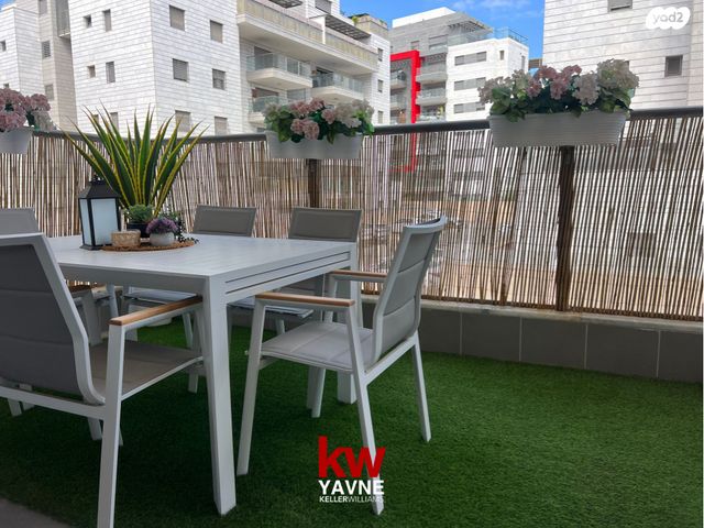 דירה, שדרות הרצל, נאות שמיר, יבנה