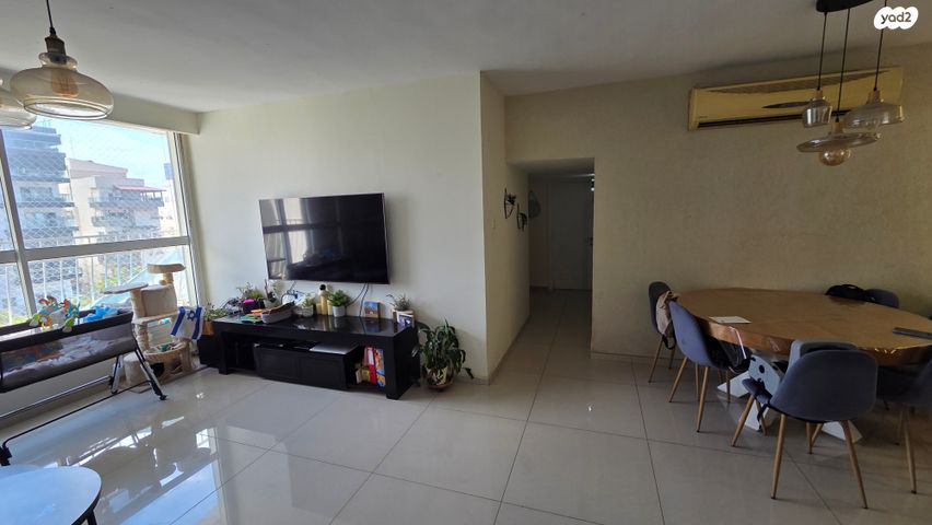 דירה, מנחם מששוילי, גבעתי, רחובות