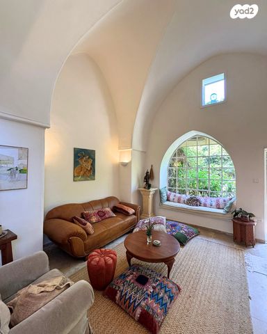 דירת גן, הדולפין, עג'מי, גבעת העליה, תל אביב יפו