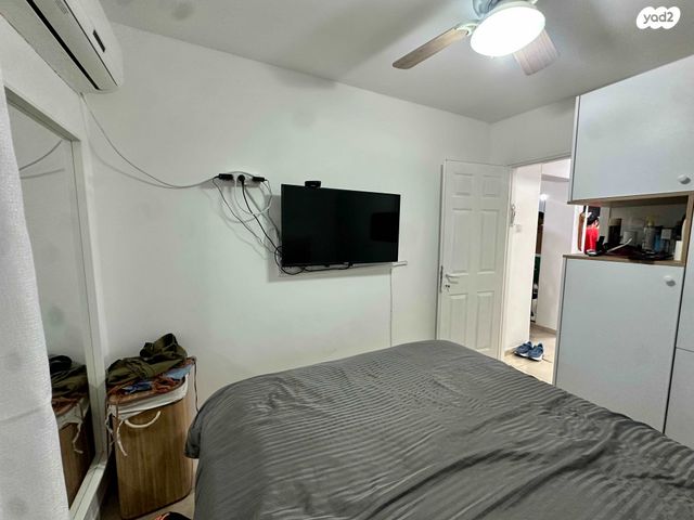 דירה, הרב ברזני סלומון, טירת כרמל