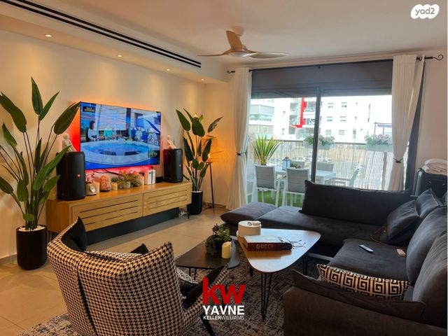 דירה, שדרות הרצל, נאות שמיר, יבנה