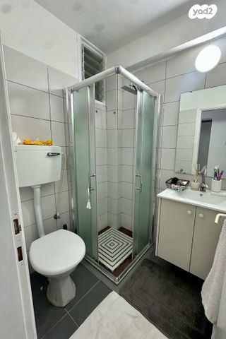 דירה, הרב ברזני סלומון, טירת כרמל