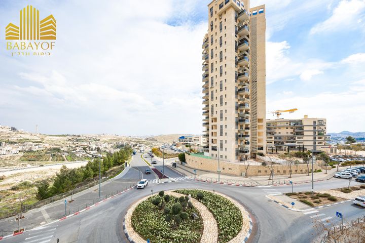 דירה, אליהו קורן, חומת שמואל, הר חומה, ירושלים