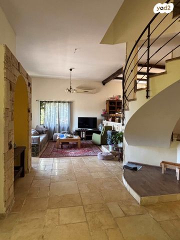 דו משפחתי, פולג 37, יובלים, אלפי מנשה