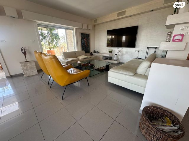 גג/ פנטהאוז, רבי בנימין, בית הכרם, רמת בית הכרם, ירושלים