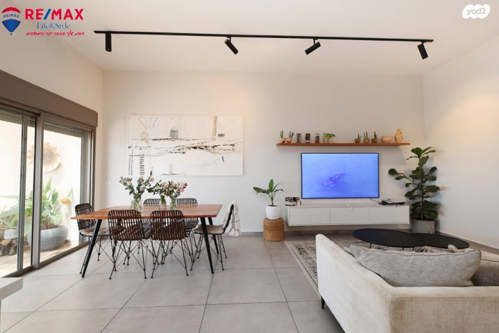 גג/ פנטהאוז, שושנה דמארי 11, יפה נוף, כפר יונה