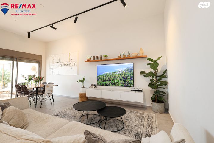 גג/ פנטהאוז, שושנה דמארי 11, יפה נוף, כפר יונה