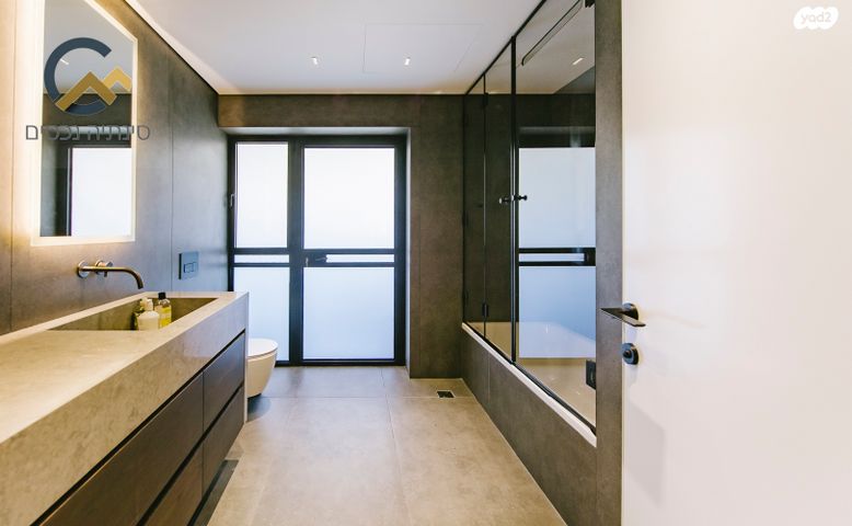 גג/ פנטהאוז, מעוז, כפר סבא