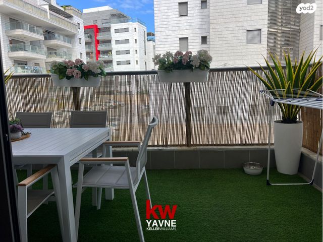 דירה, שדרות הרצל, נאות שמיר, יבנה