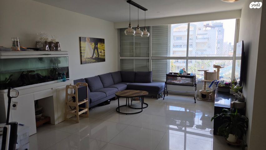 דירה, מנחם מששוילי, גבעתי, רחובות