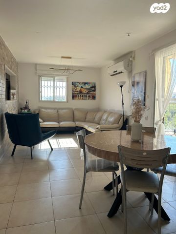 דופלקס, יצחק רבין, צפת