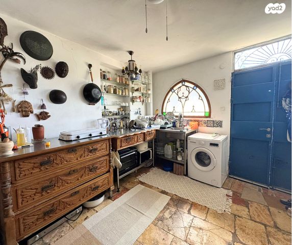 דירת גן, הדולפין, עג'מי, גבעת העליה, תל אביב יפו