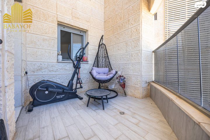 דירה, אליהו קורן, חומת שמואל, הר חומה, ירושלים