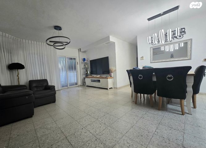 דירת גן, המושב, מרכז כרכור, פרדס חנה כרכור