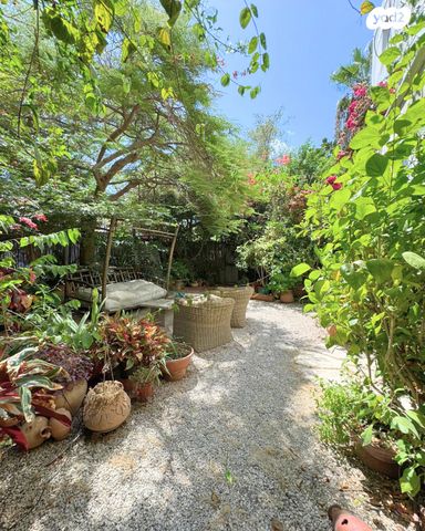 דירת גן, הדולפין, עג'מי, גבעת העליה, תל אביב יפו