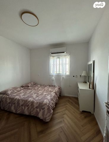 דופלקס, יצחק רבין, צפת