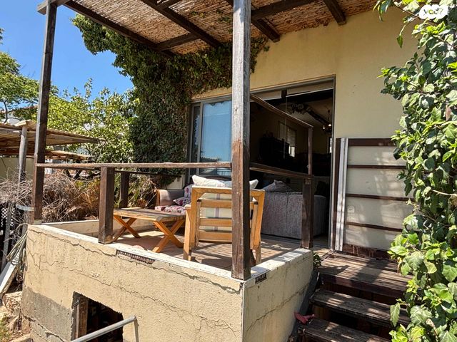 דו משפחתי, פולג 37, יובלים, אלפי מנשה