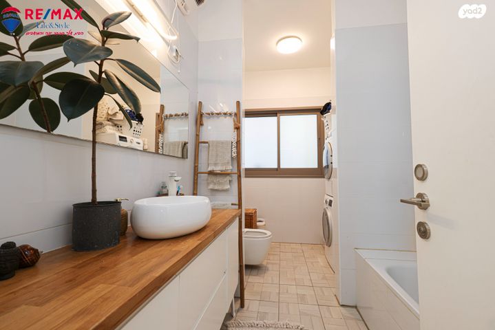 גג/ פנטהאוז, שושנה דמארי, כפר יונה