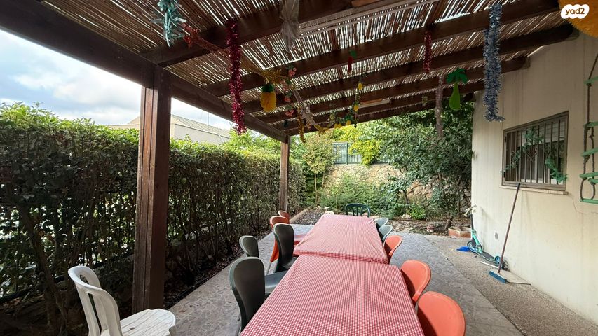 דו משפחתי, הצבעוני, הזיתים, מעלות תרשיחא