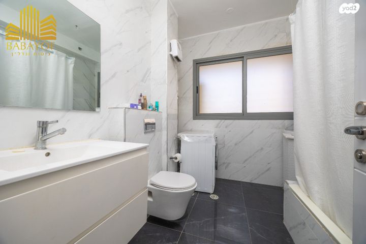 דירה, אליהו קורן, חומת שמואל, הר חומה, ירושלים