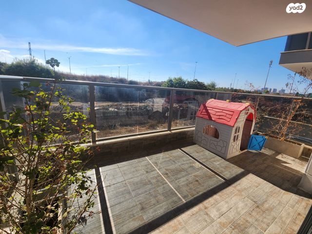 דירה, הרב ישעיהו משורר, פתח תקווה