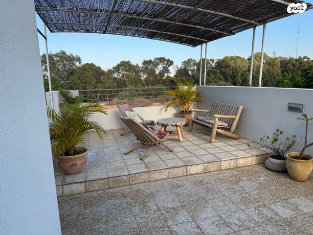 גג/ פנטהאוז, אלון, רמת השרון