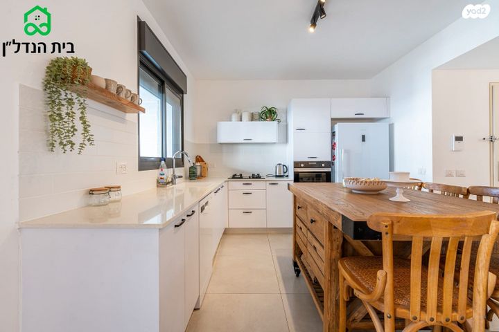 דירה, אור ים, אור עקיבא