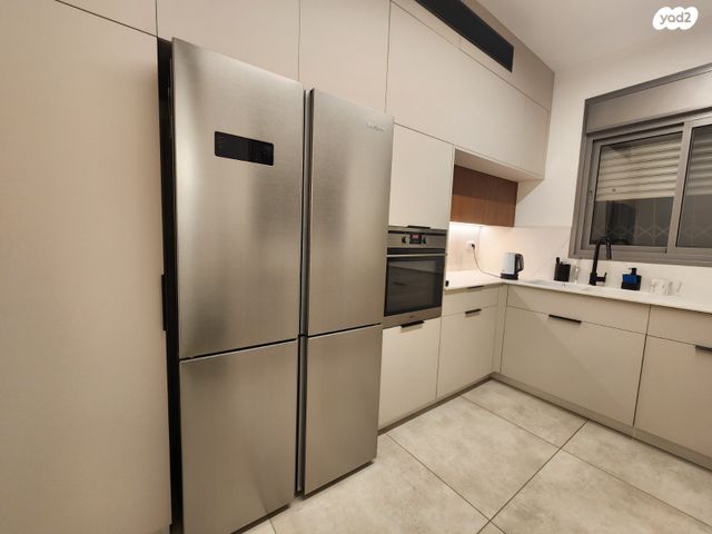 דירה, הרב ישעיהו משורר, פתח תקווה